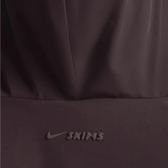 NikeSKIMS WOVEN NYLON WRAP COAT PHOENIX SIZE SMALL